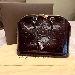 Louis Vuitton Alma GM Vernis Amarante Handbag